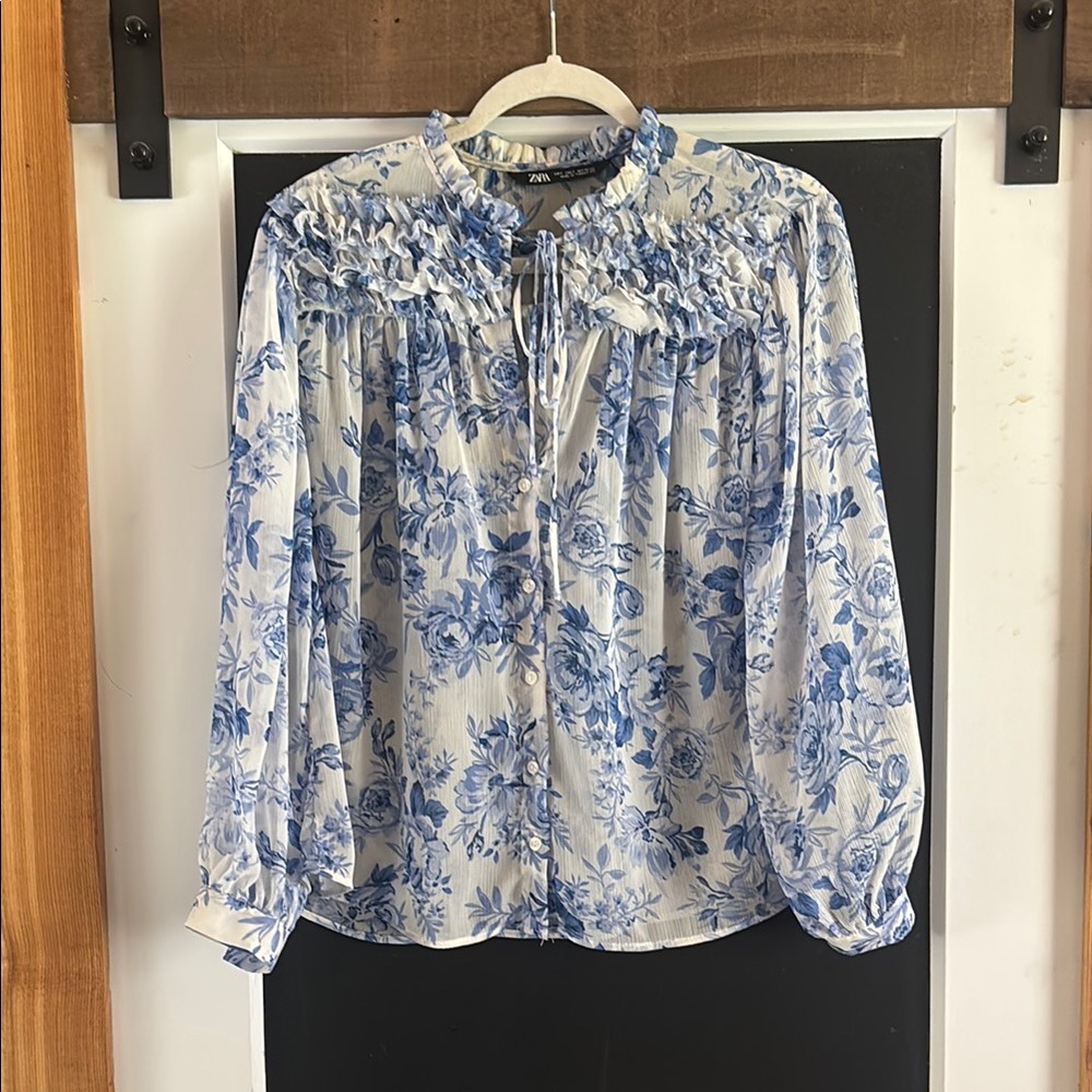 Zara Women's Blue Floral Top